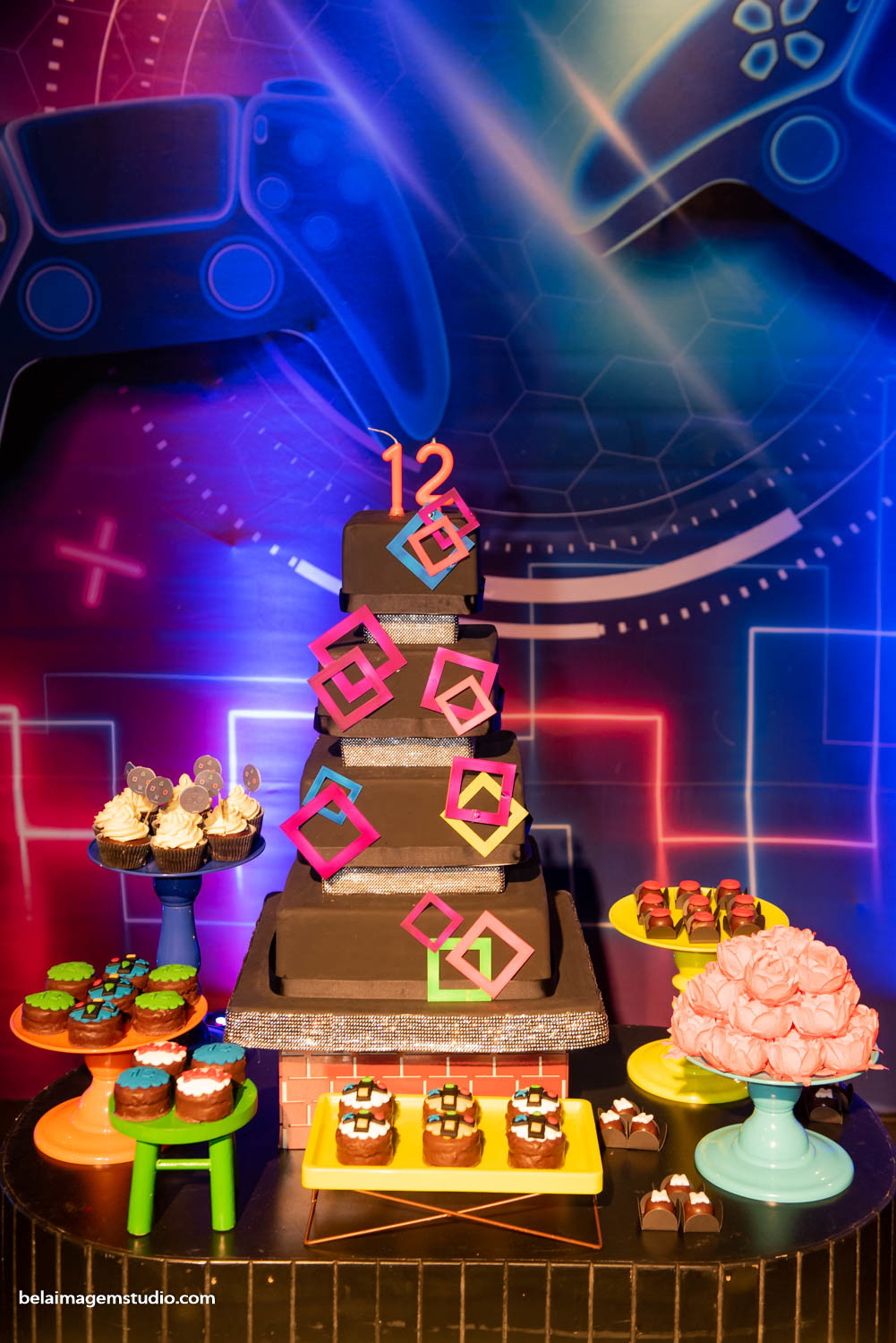 Estilo Minimalista: A tendência em decorações de festa para 12 anos