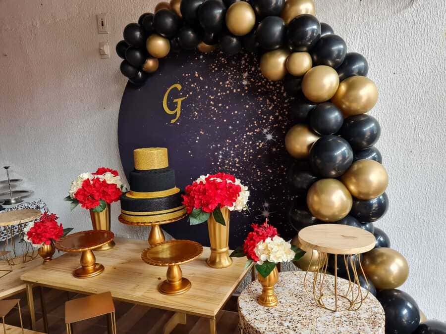quanto custa uma decoração de 15 anos dourada