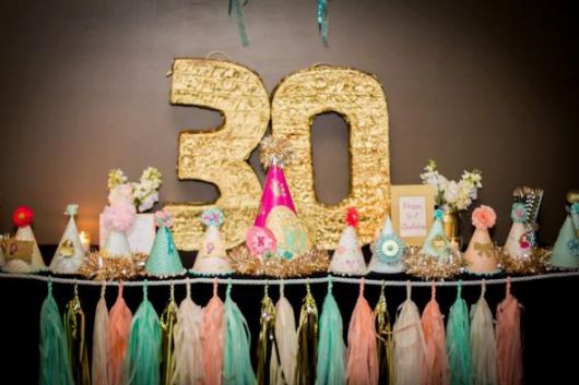 Guia Completo de Itens Essenciais para a Decoração Perfeita de 30 Anos