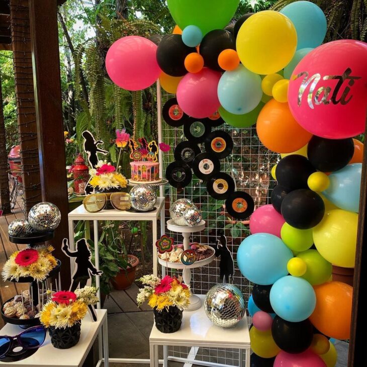 5 Ideias de Decoração para Festa de 70 Anos Feminina
Como Celebrar 70 Anos com Estilo: Dicas de Decoração
Decoração Anos 70: Traga a Nostalgia para sua Festa de 70 Anos
Decoração Floral e Dourada: A Combinação Perfeita para 70 Anos
Festa Rústica Chic para 70 Anos: Inspirações para Ambientes Abertos