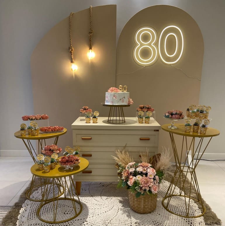 decoração 80 anos feminino