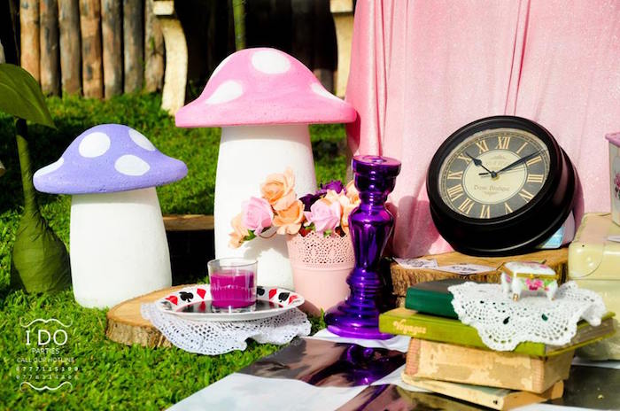 Como Montar a Mesa do Chá do Chapeleiro Maluco Perfeita