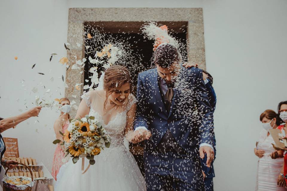 ideias criativas decoração altar igreja casamento