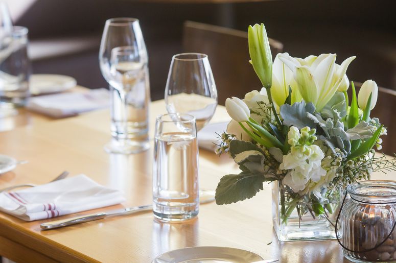 Mesa Posta de Réveillon 2026: Elegância e Sustentabilidade