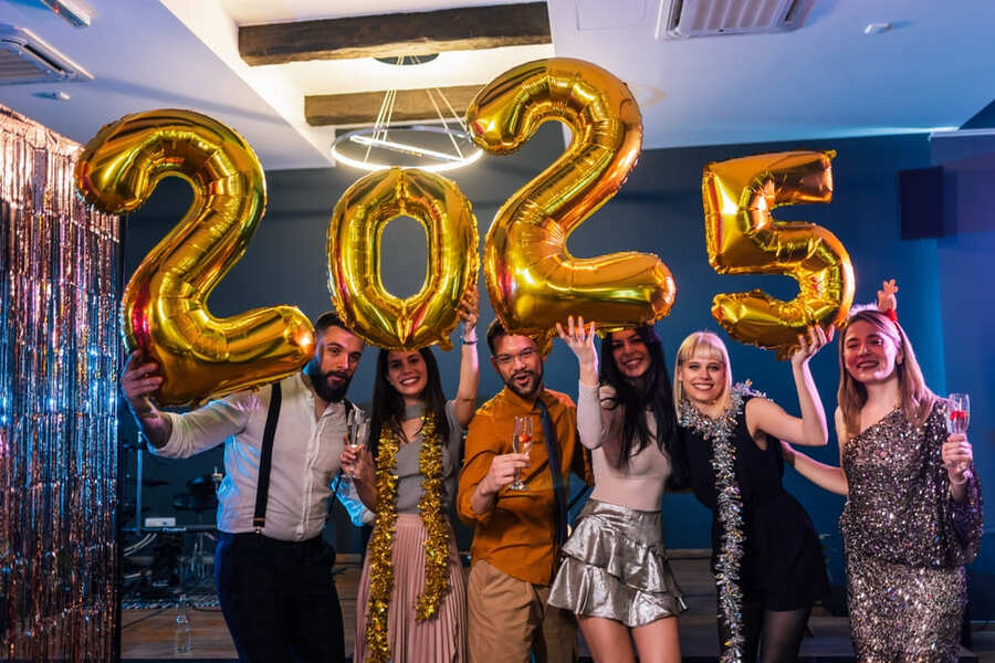 Como Usar o Branco Etéreo (Cloud Dancer) na Sua Decoração de Ano Novo 2026