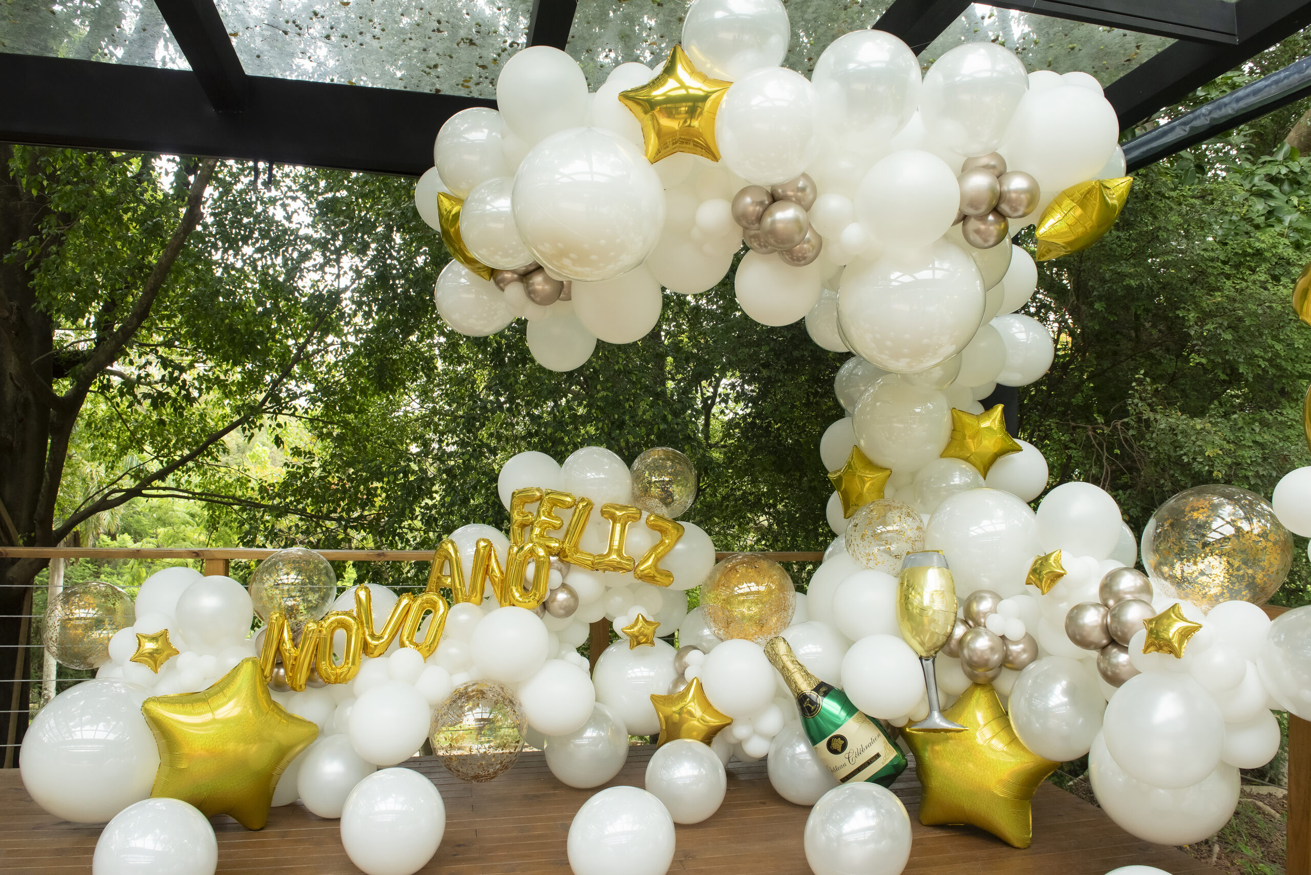 decoração ano novo com bexigas