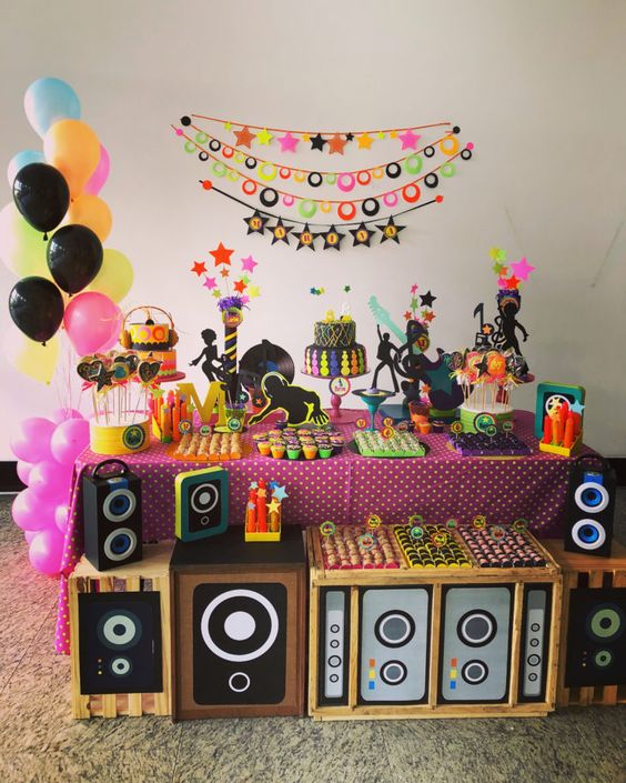 erros comuns decoração festa y2k