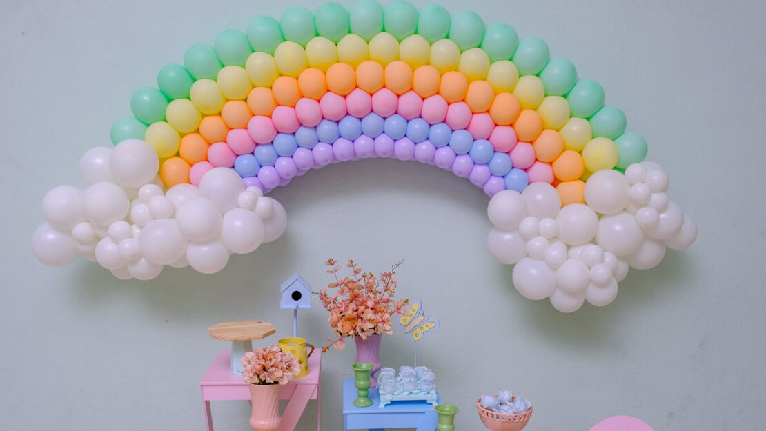 ideias de decoração arco íris festa infantil simples