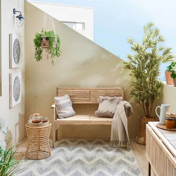 1. Biofilia em Áreas Externas: Guia Completo para um Santuário Natural em 2026; 2. Móveis para Área Externa 2026: Durabilidade e Estilo Sob Sol e Chuva; 3. Decoração de Área Externa Barata: Ideias Criativas para Transformar seu Espaço; 4. Cores e Estilos para Áreas Externas em 2026: Tendências que Conectam à Natureza; 5. Plantas para Área Externa: Escolha as Espécies Certas para Cada Tipo de Sol