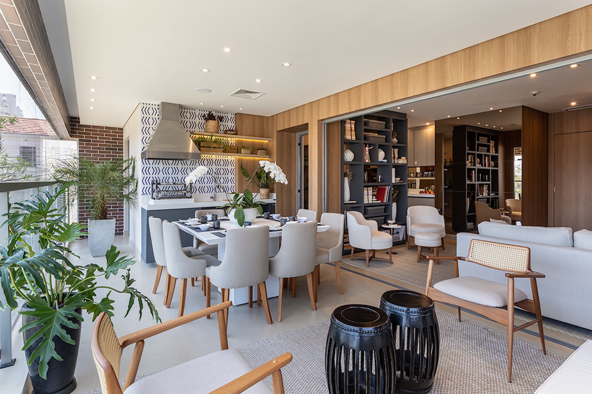 1. Biofilia em Áreas Externas: Guia Completo para um Santuário Natural em 2026; 2. Móveis para Área Externa 2026: Durabilidade e Estilo Sob Sol e Chuva; 3. Decoração de Área Externa Barata: Ideias Criativas para Transformar seu Espaço; 4. Cores e Estilos para Áreas Externas em 2026: Tendências que Conectam à Natureza; 5. Plantas para Área Externa: Escolha as Espécies Certas para Cada Tipo de Sol