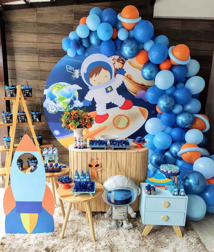 ideias decoração astronauta luxo quarto infantil