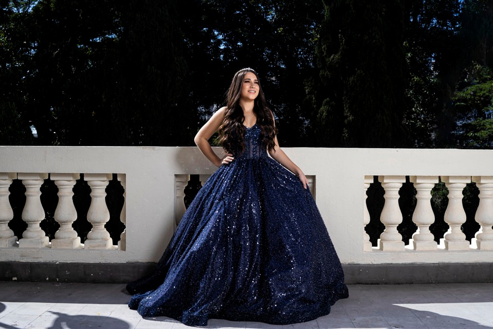 bolo fake 15 anos azul e prata