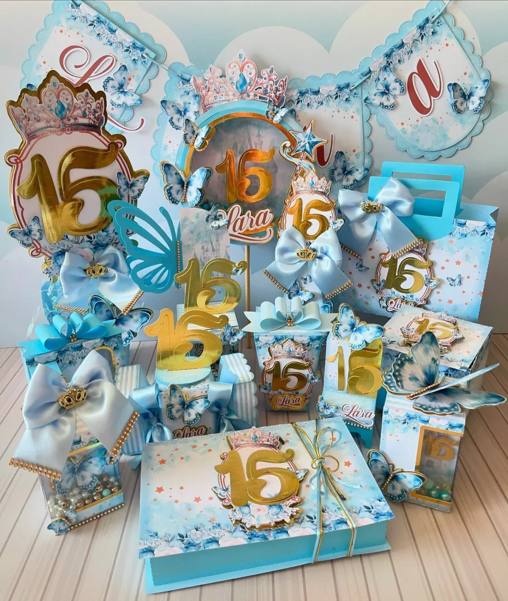 bolo fake 15 anos azul e prata
