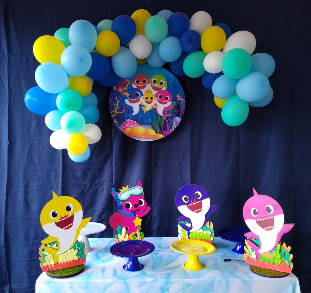 decoração baby shark azul