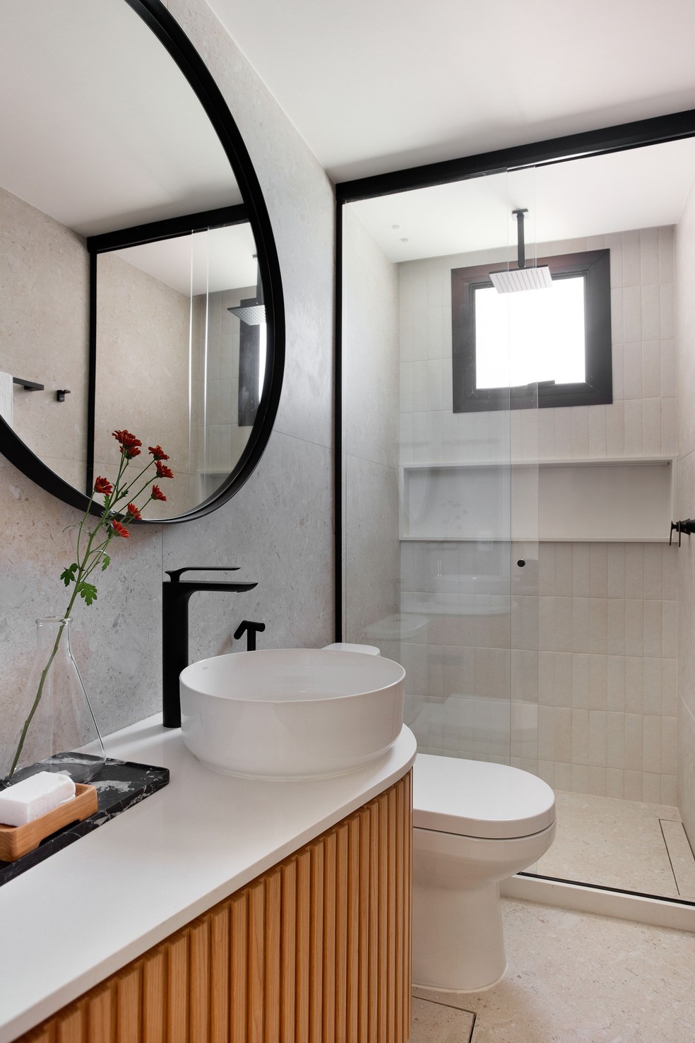 Mobiliário Suspenso: A Solução Ideal para Otimizar Banheiros Compactos