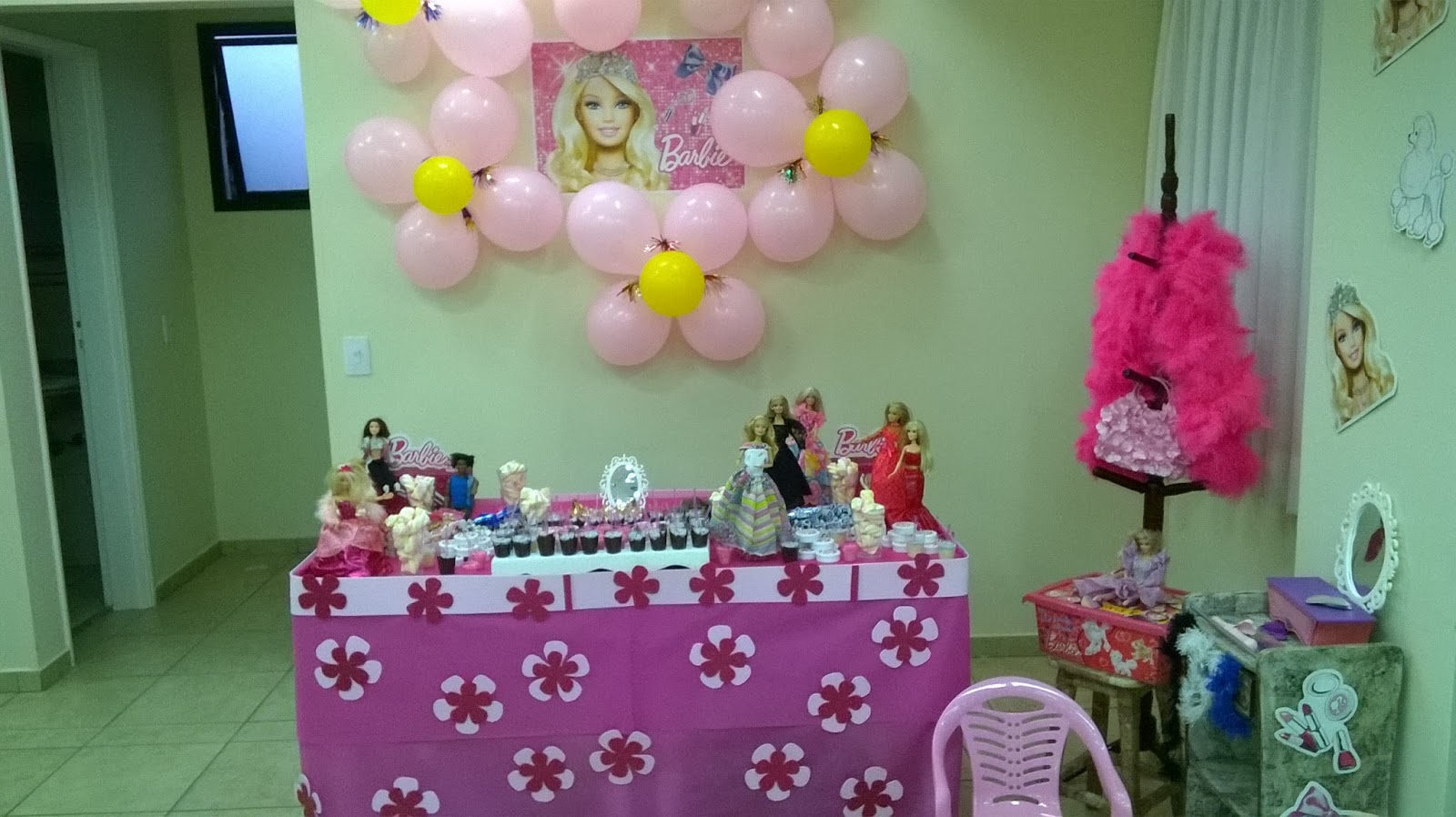 DIY Barbie: Crie uma Decoração de Festa Incrível com Pouco Dinheiro