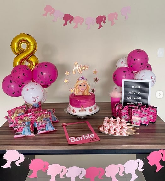 DIY Barbie: Crie uma Decoração de Festa Incrível com Pouco Dinheiro