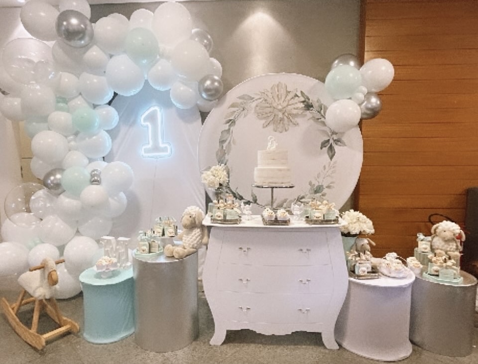 erros comuns decoração batizado duplo