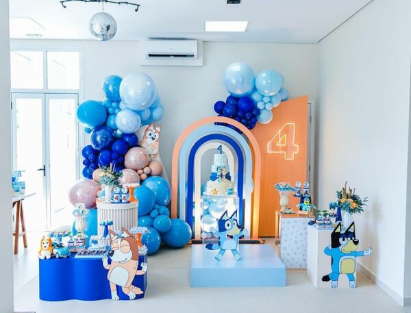 ideias criativas decoração festa bluey simples