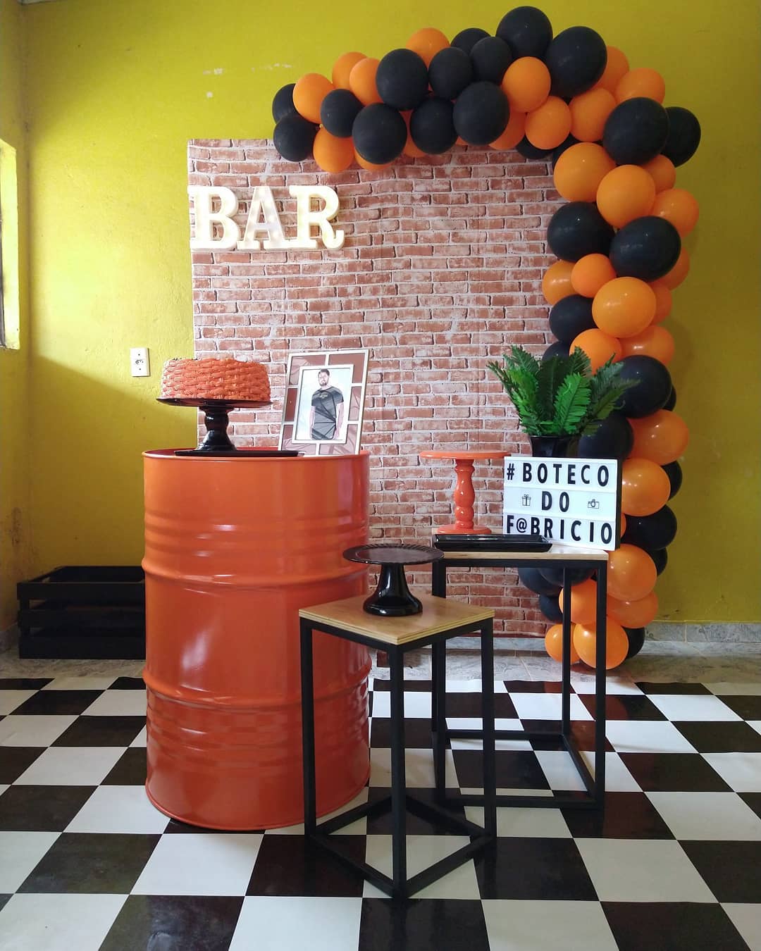 Mesa de Boteco Perfeita: Petiscos e Doces Nostálgicos para sua Celebração