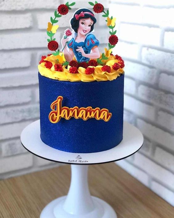 DIY: Neve Artificial e Painel de Crepom para sua Festa Branca de Neve