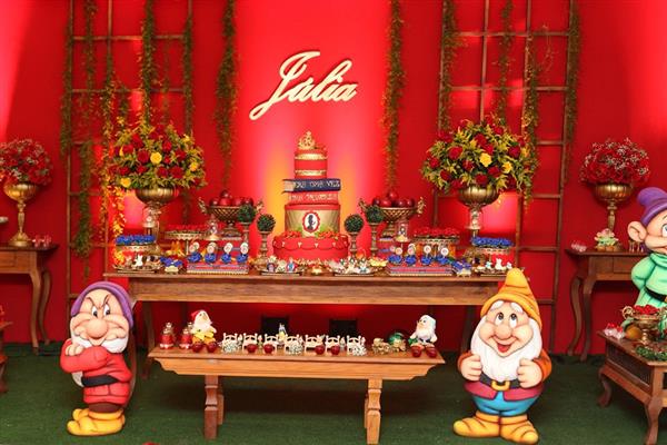 decoração branca de neve luxo