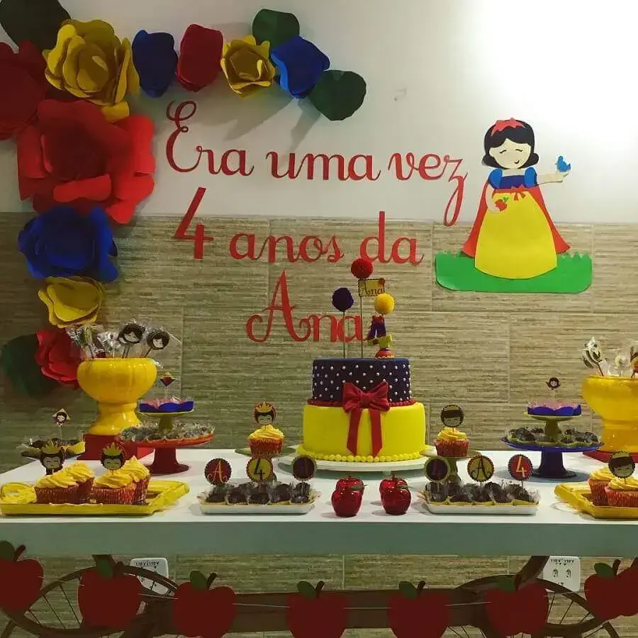 decoração branca de neve simples em casa
