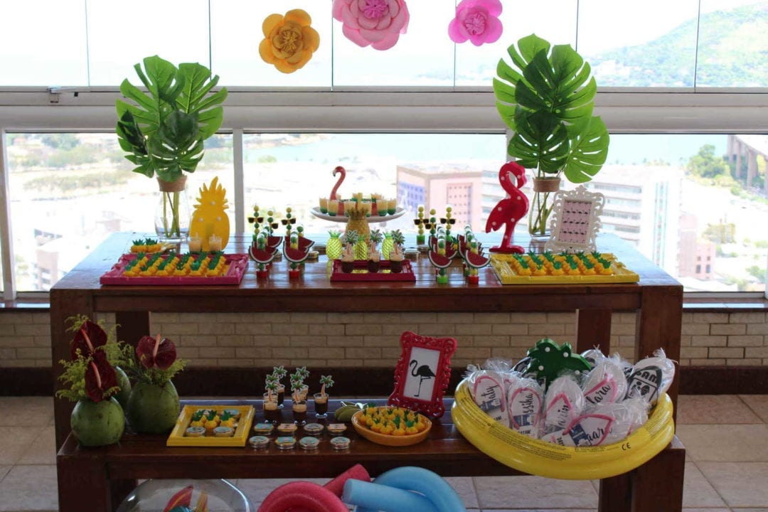 como fazer cacho de uvas gigante para festa calebe