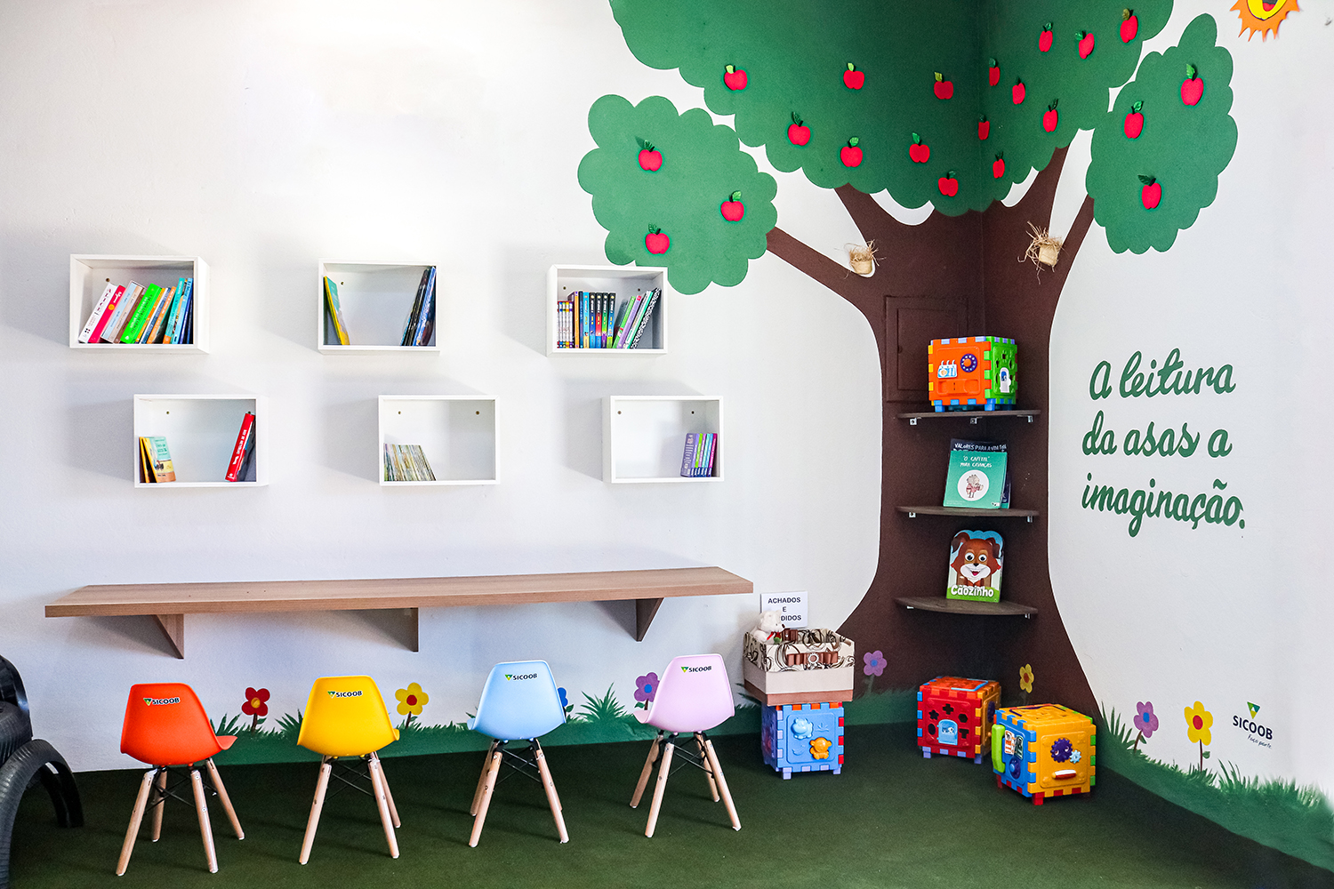 decoração cantinho da leitura educação infantil
