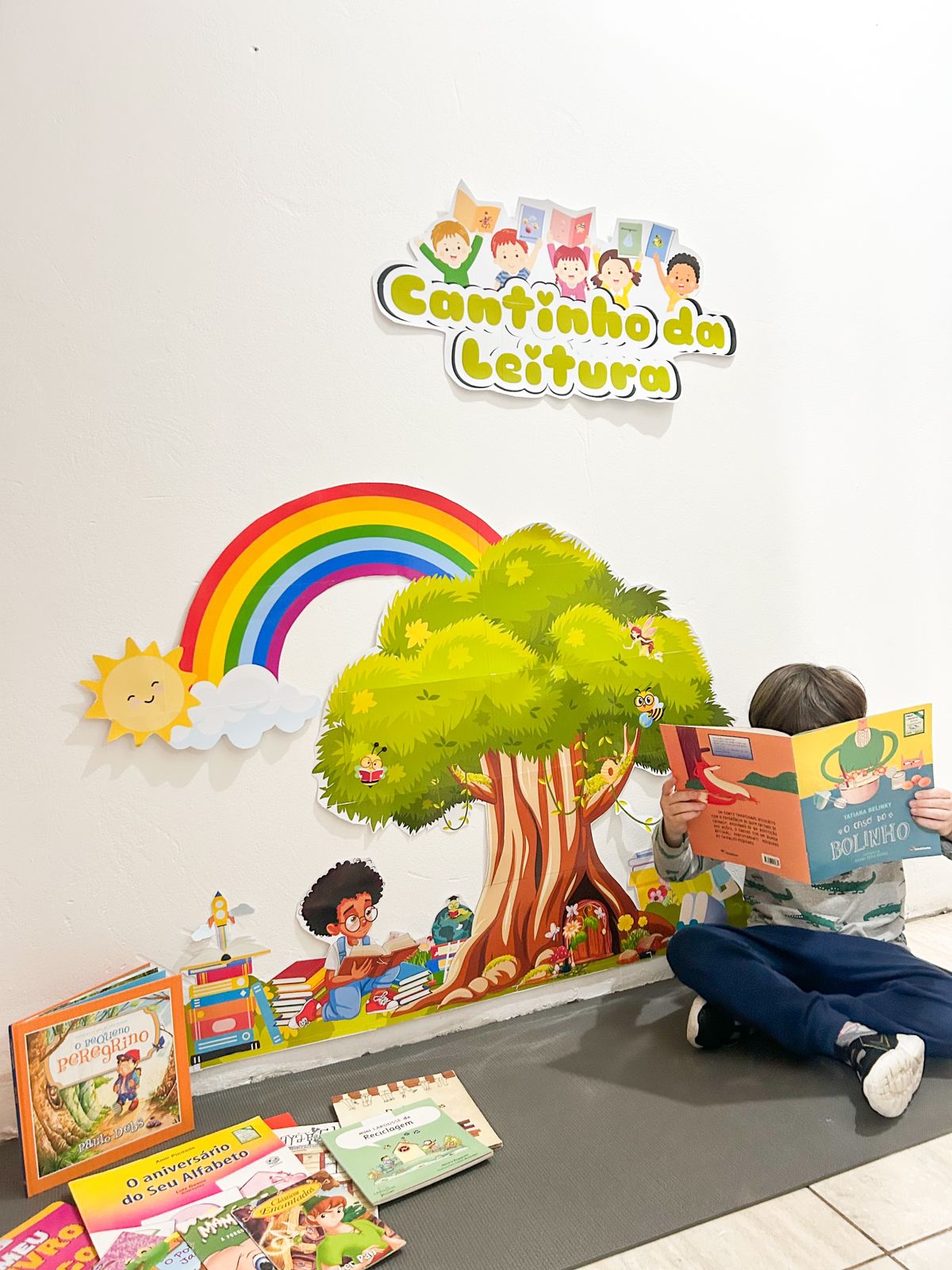 decoração cantinho da leitura educação infantil