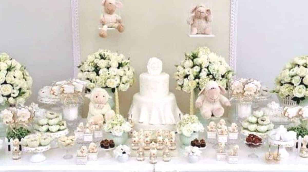 custo decoracao cha bebe com roupinhas