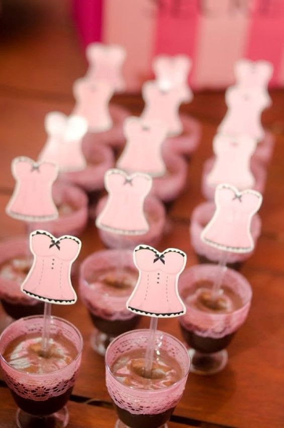 ideias criativas decoração chá de lingerie