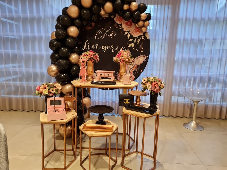 decoração chá de lingerie rosa vs preto