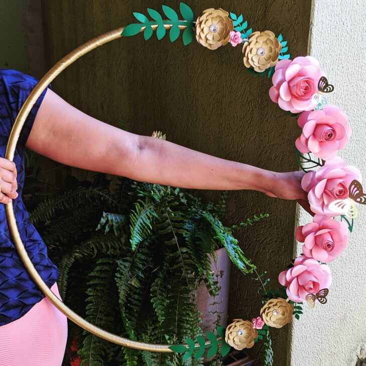 decoração com bambole e flores