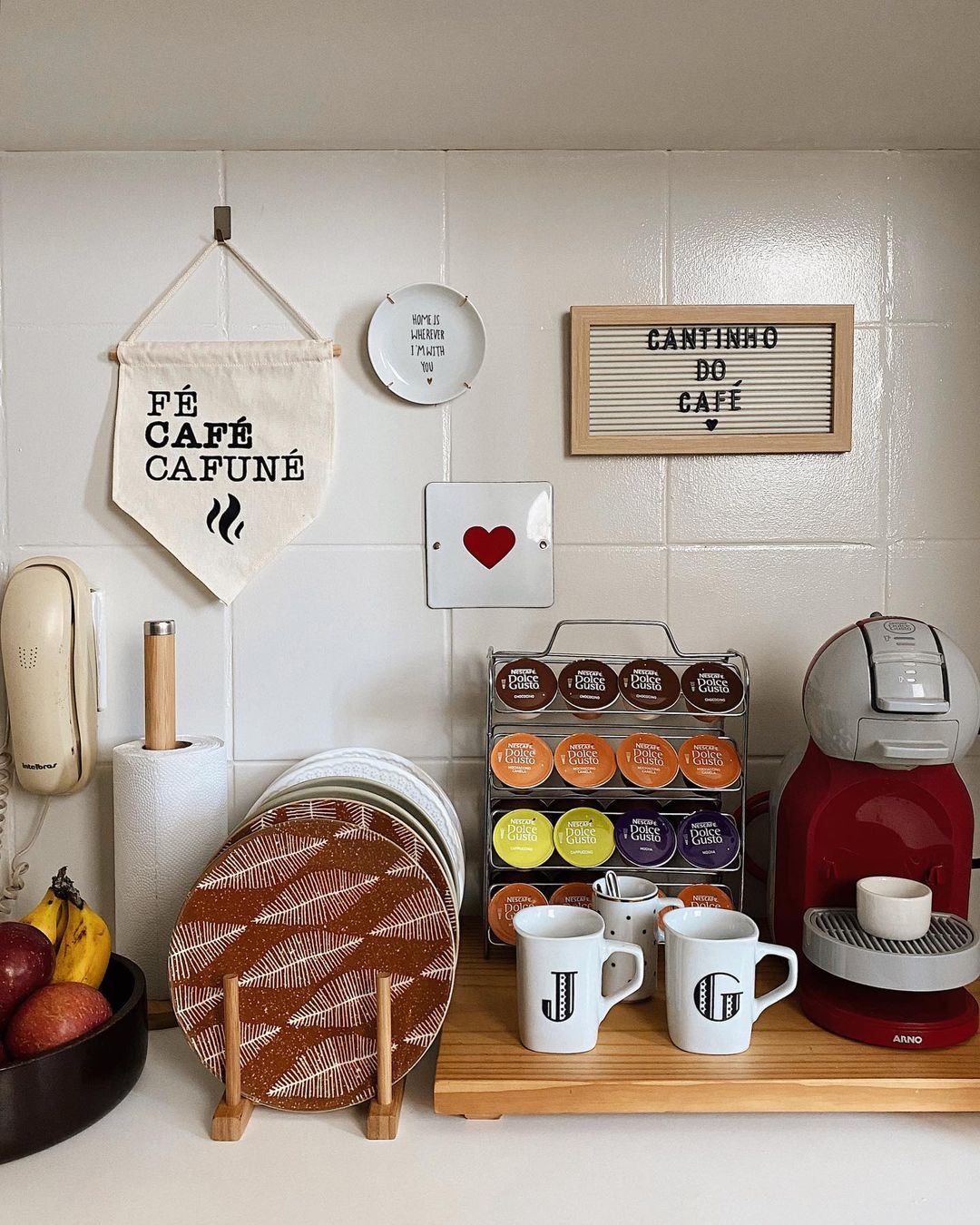 como fazer arte com graos de cafe na parede