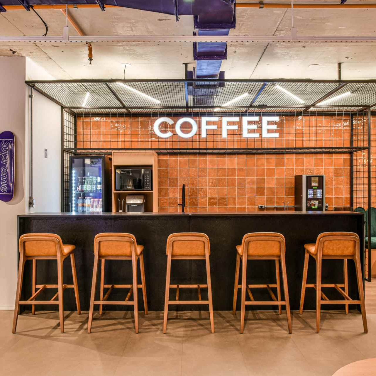 aparador ou carrinho para cantinho do cafe