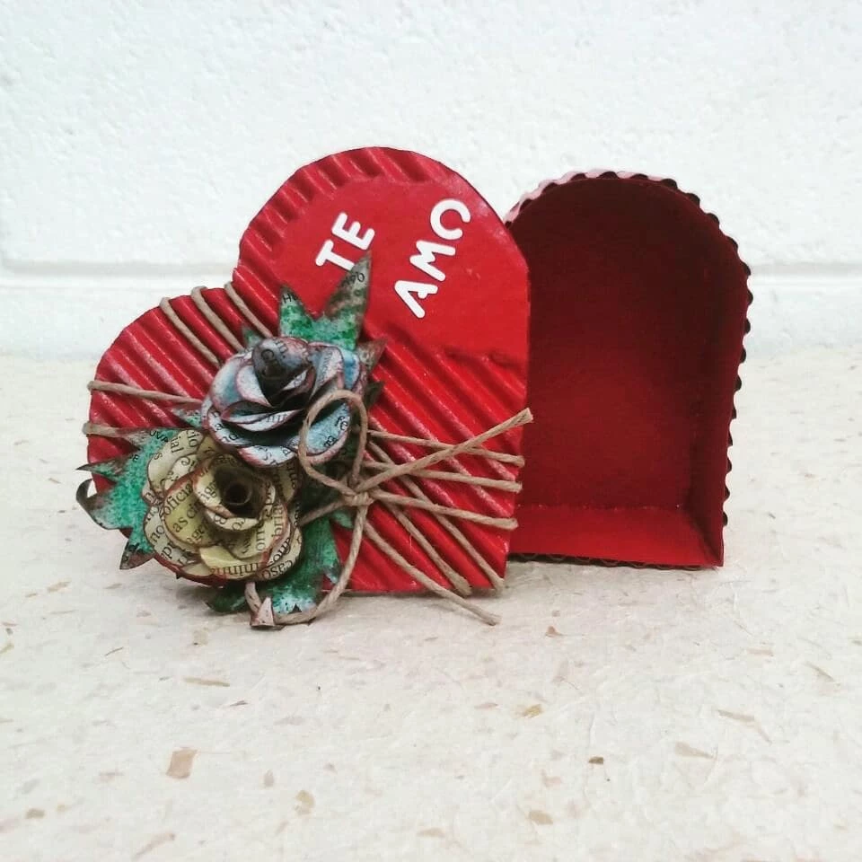 como economizar muito decorando com caixa papelão