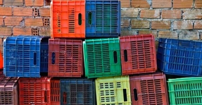 decoração com caixotes para festa