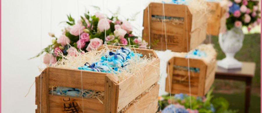 DIY: Crie sua própria mesa de bolo com caixotes de madeira