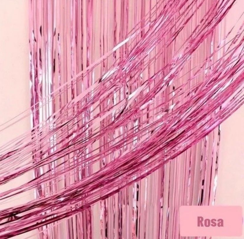 decoração com cortina metalizada rosa