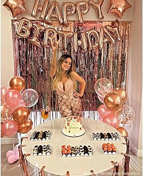 decoração com cortina metalizada rosa