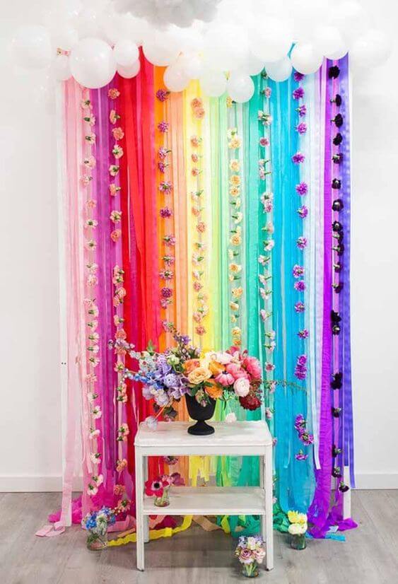 Cortinas Metalizadas e de Papel Crepom: Opções Criativas e Econômicas para Festas