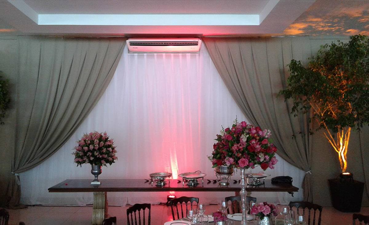 Transforme Seu Evento: Ideias de Acabamentos e Detalhes para Painéis de Cortina