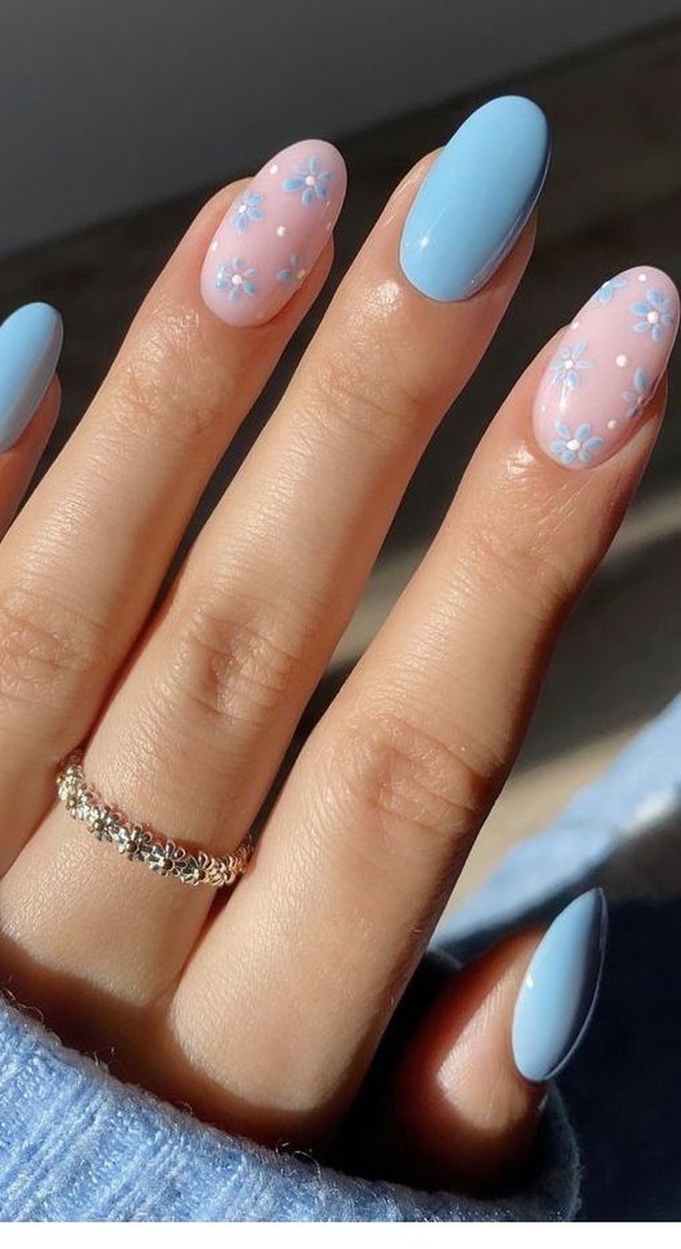 decoração com esmalte azul