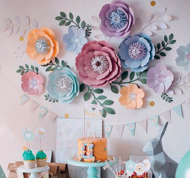 decoração com flores de papel
