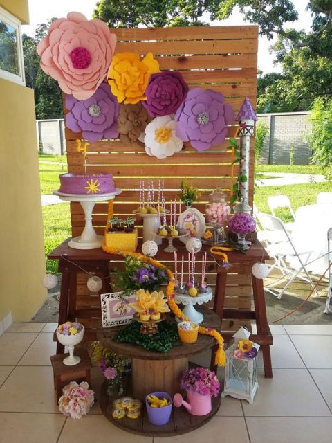 decoração com flores de papel