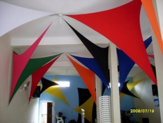 decoração com helanca no teto
