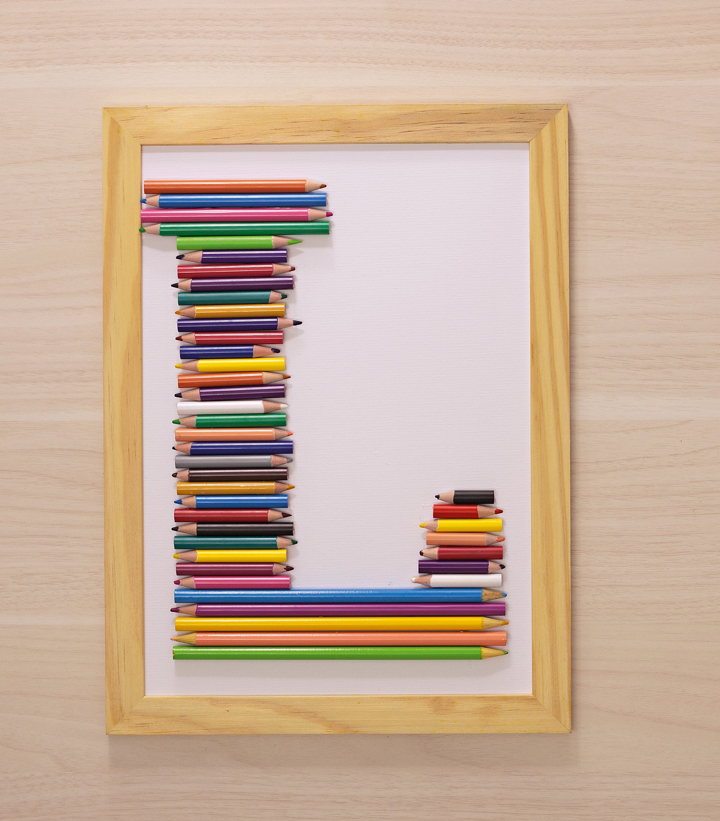 Técnicas avançadas de sombreamento com lápis de cor para quadros decorativos