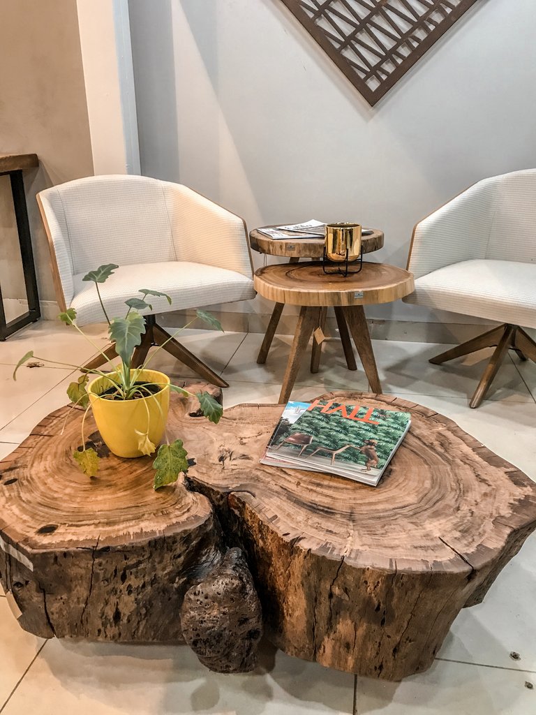 erros comuns ao decorar com mesa de madeira