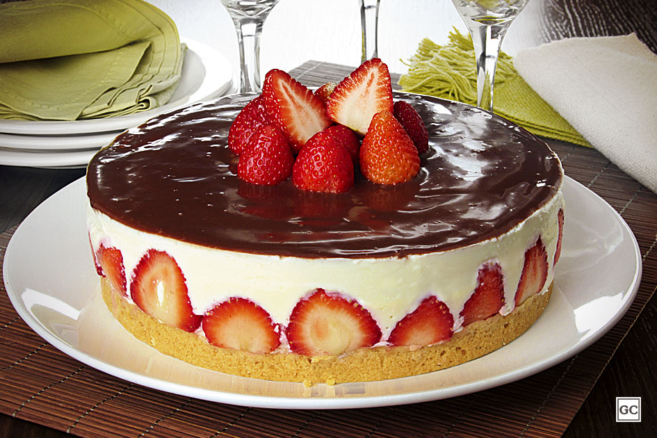 decoração com morango em sobremesa